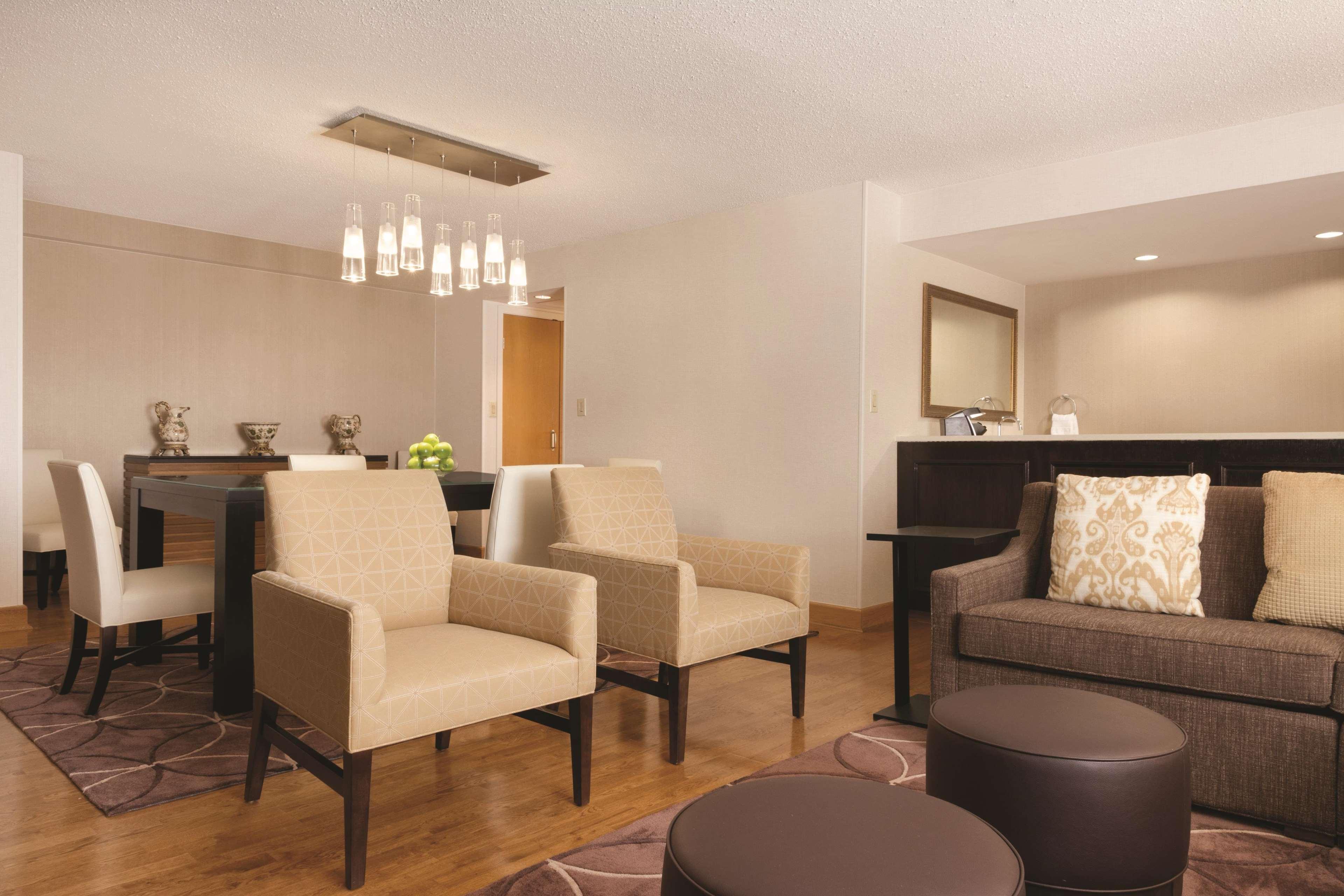 Embassy Suites Greenville Golf Resort & Conference Center Exteriör bild