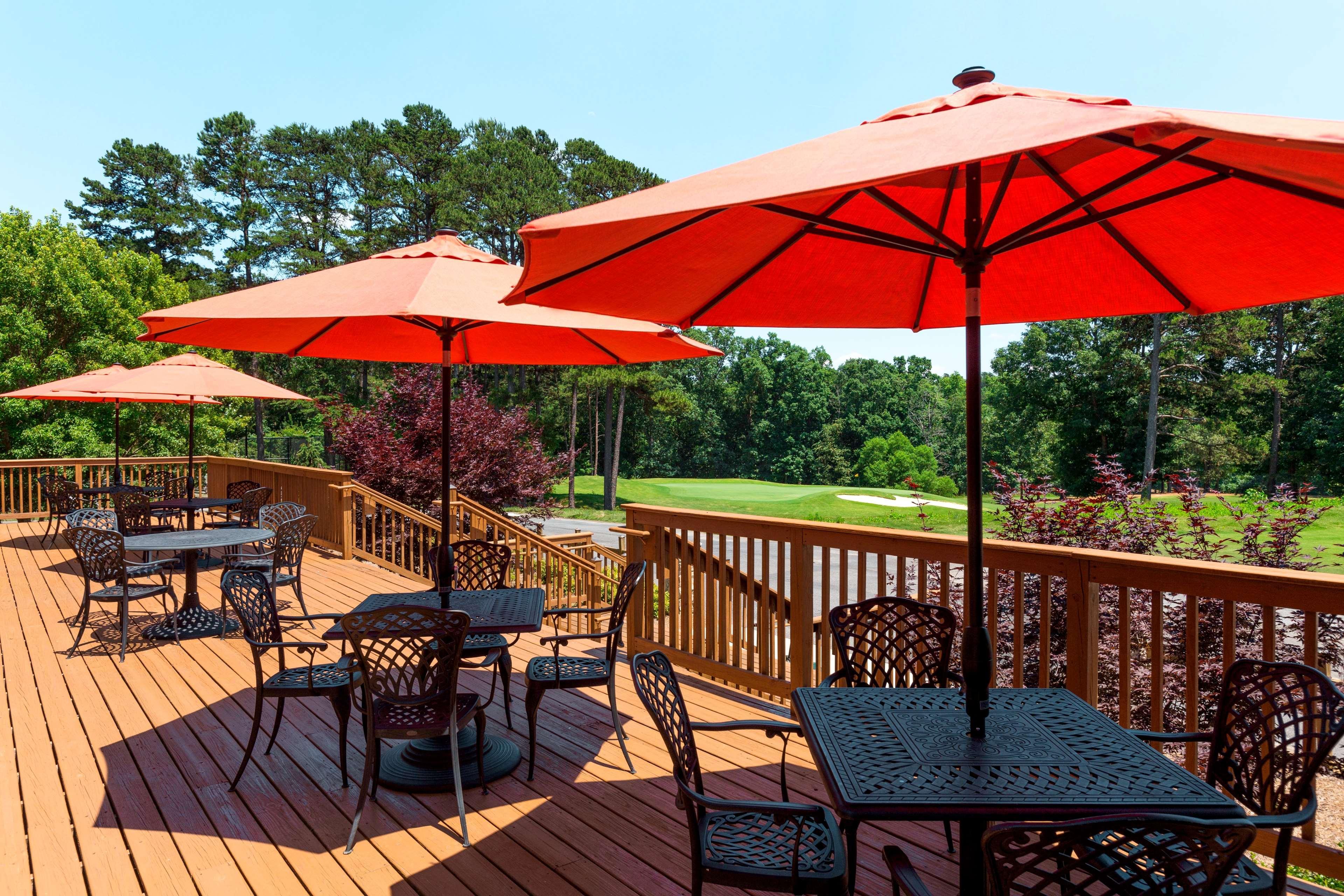 Embassy Suites Greenville Golf Resort & Conference Center Exteriör bild