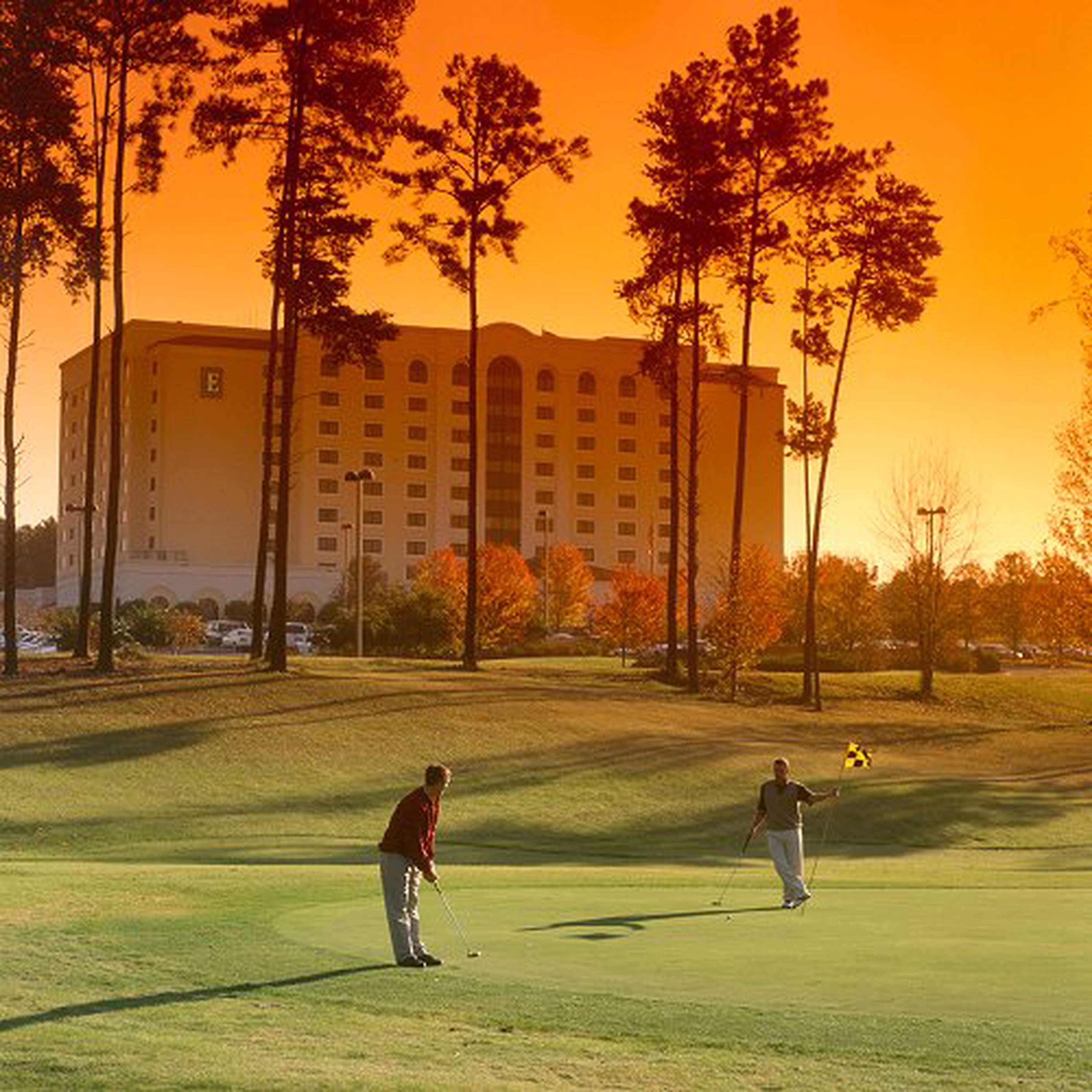 Embassy Suites Greenville Golf Resort & Conference Center Exteriör bild