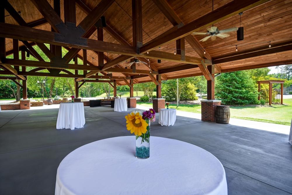Embassy Suites Greenville Golf Resort & Conference Center Exteriör bild