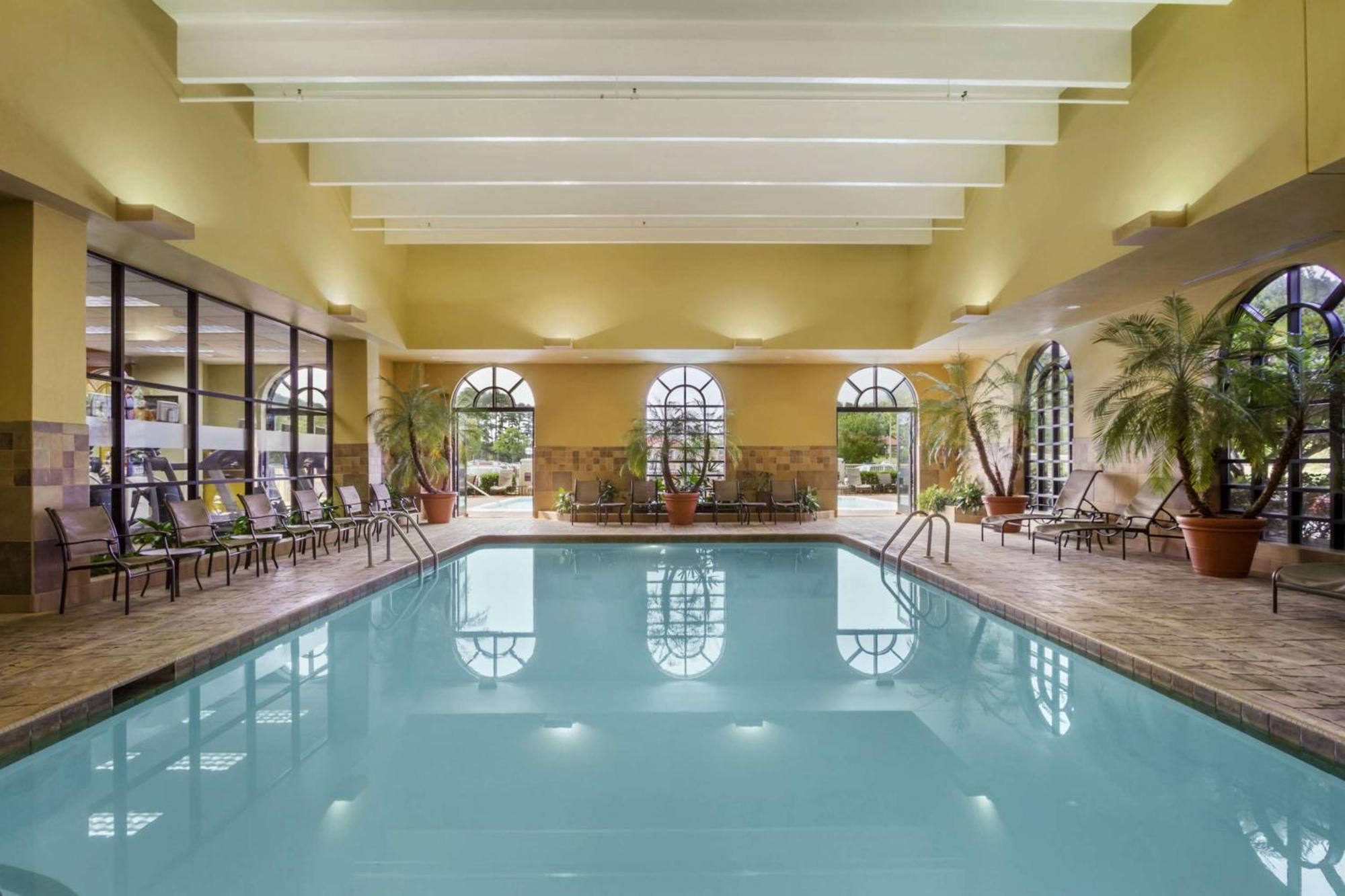 Embassy Suites Greenville Golf Resort & Conference Center Exteriör bild
