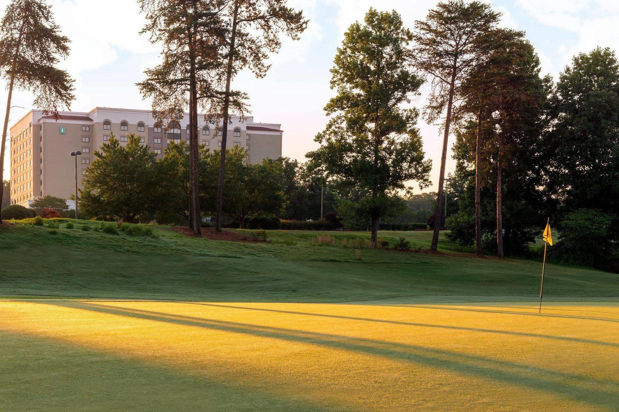 Embassy Suites Greenville Golf Resort & Conference Center Exteriör bild