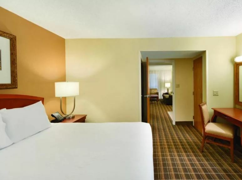 Embassy Suites Greenville Golf Resort & Conference Center Exteriör bild