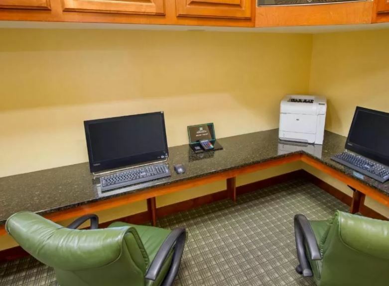 Embassy Suites Greenville Golf Resort & Conference Center Exteriör bild